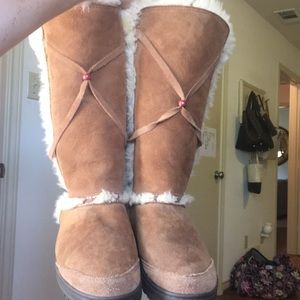 UGG BOOTS